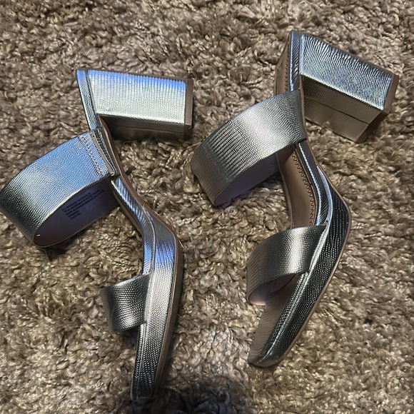 BP Silver Heels - Picture 4 of 7